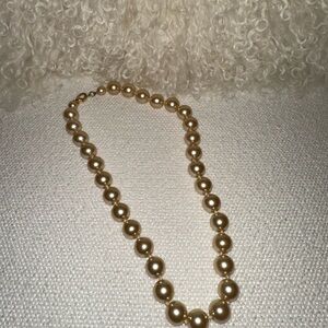 Elegant Pearl Necklace